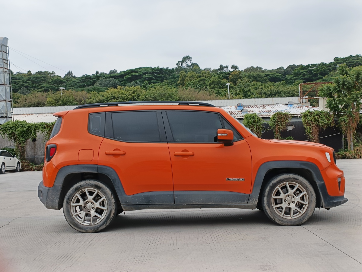 Jeep 自由俠  2019款 220T 自動(dòng)領(lǐng)先版圖片