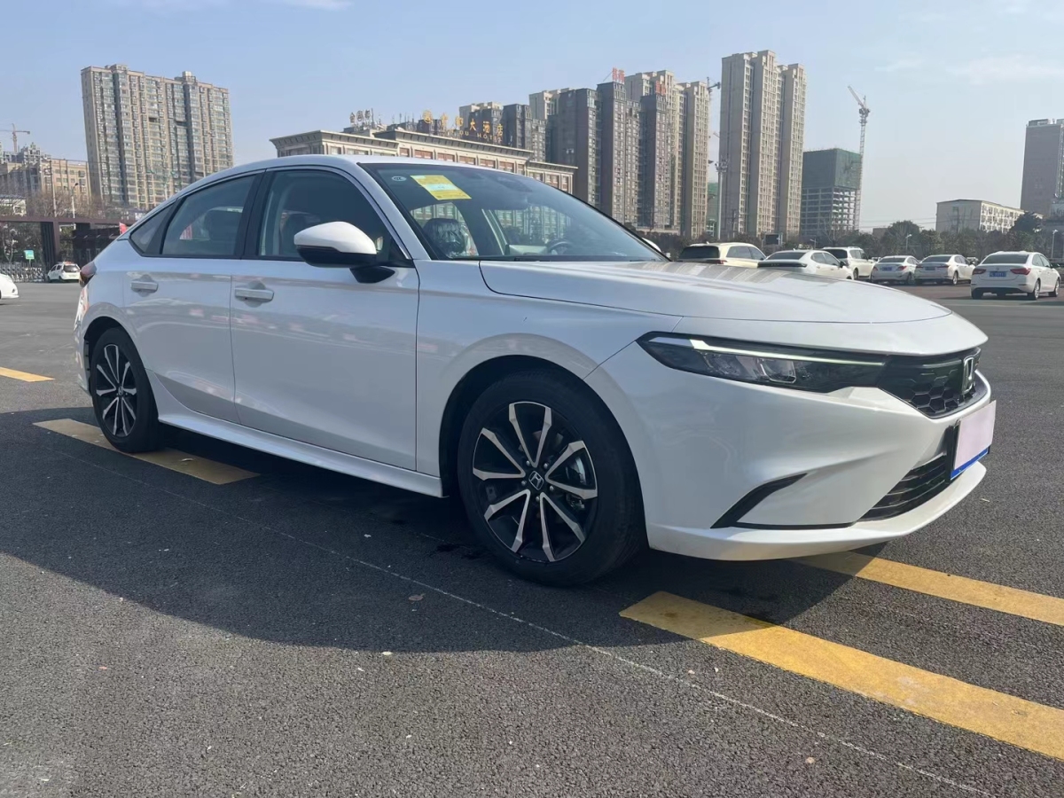 本田 型格  2023款 HATCHBACK 240TURBO CVT領(lǐng)潮版圖片