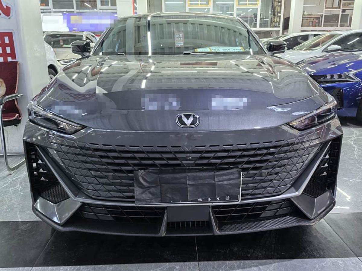 長(zhǎng)安 長(zhǎng)安UNI-V  2022款 1.5T 尊貴型圖片