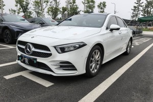 奔馳A級 奔馳  改款 A 200 L 運(yùn)動(dòng)轎車
