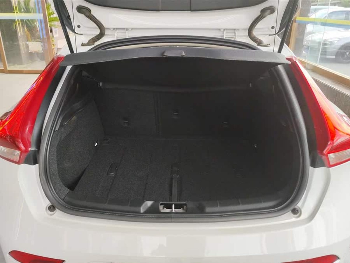 沃爾沃 V40  2019款 T3 智雅版圖片