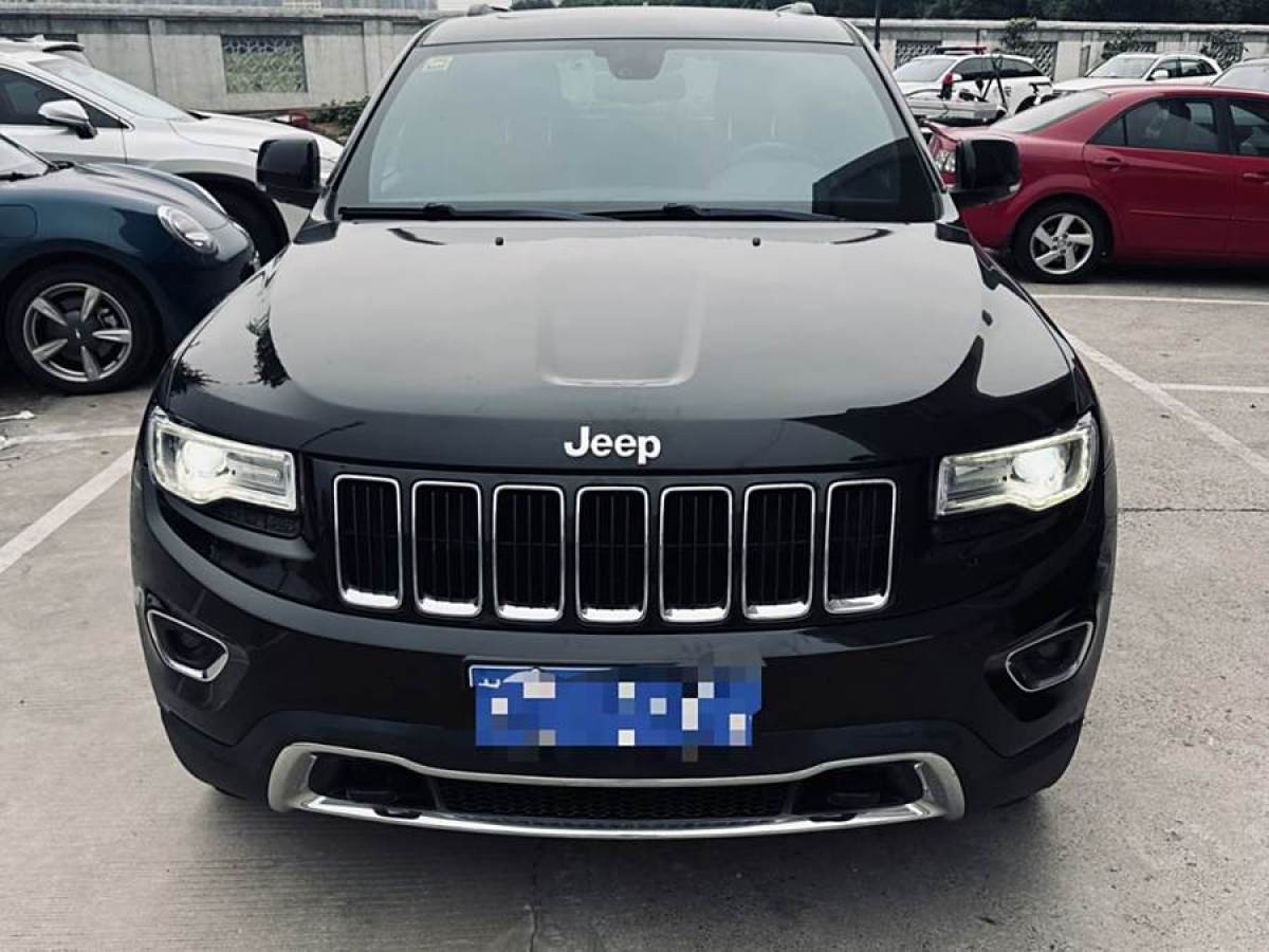 Jeep 大切諾基  2016款 3.0L 精英導(dǎo)航版圖片