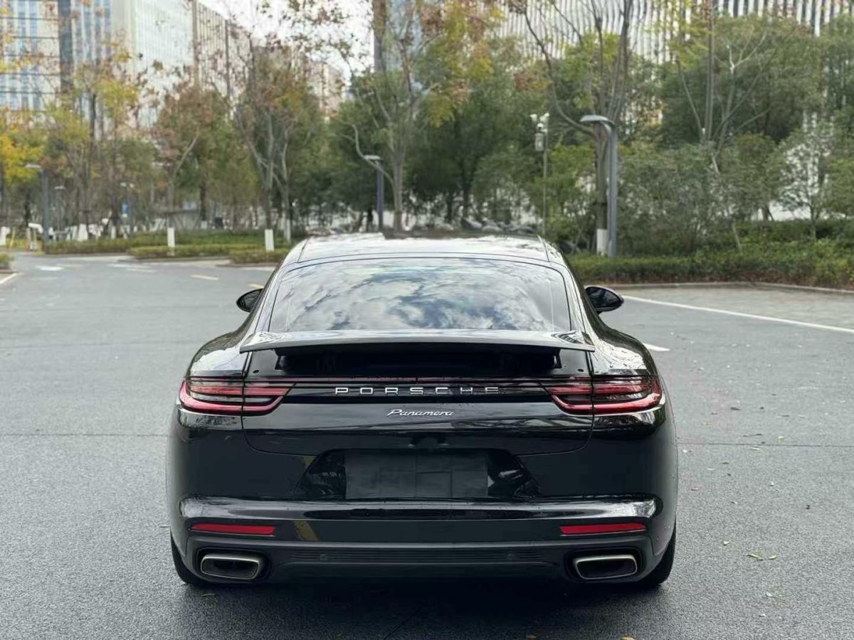 保時(shí)捷 Panamera 圖片