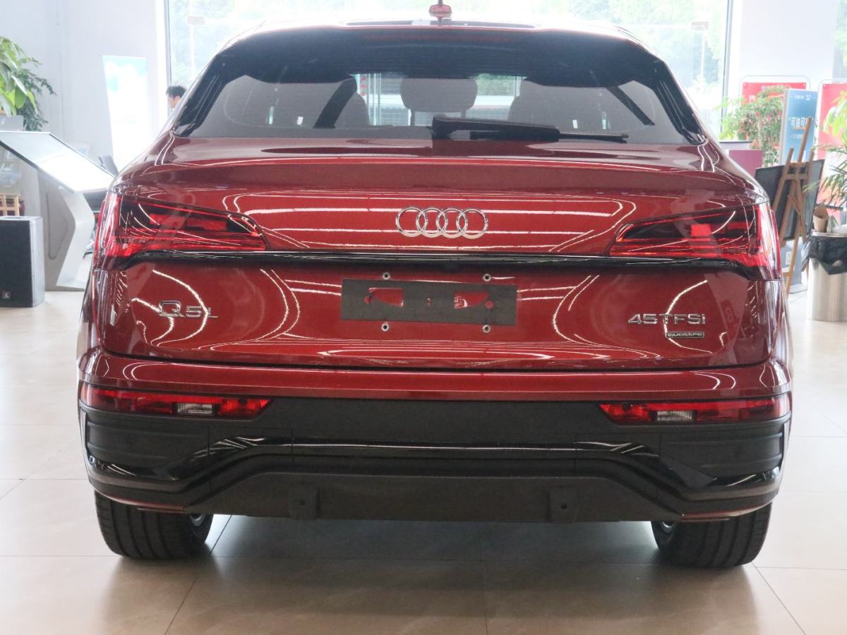 奥迪 奥迪Q5L Sportback  2021款 45 TFSI 臻选型图片