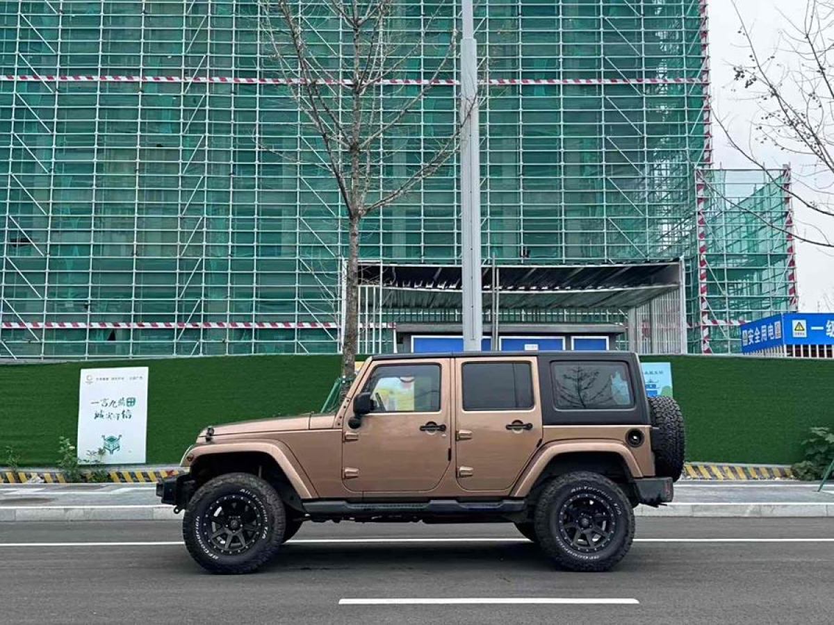 Jeep 牧馬人  2015款 3.0L Sahara 四門舒享版圖片