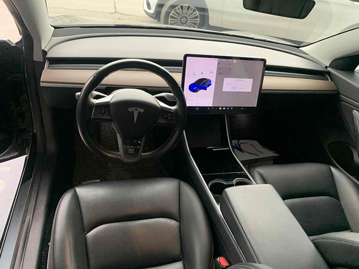 特斯拉 Model 3  2019款 長(zhǎng)續(xù)航后驅(qū)版圖片