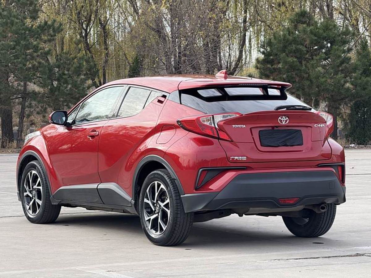 豐田 C-HR  2018款 2.0L 領(lǐng)先版 國(guó)V圖片