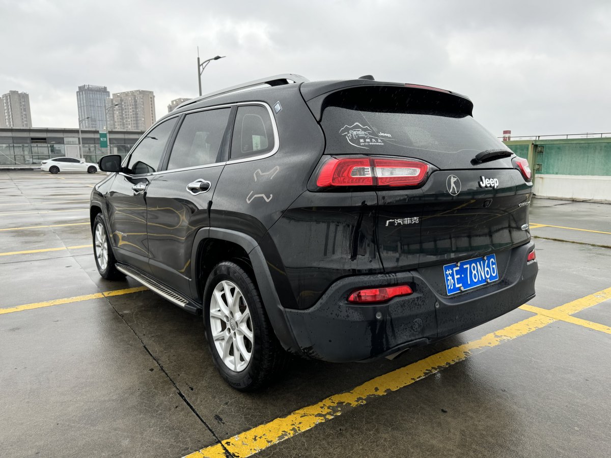 Jeep 自由光  2016款 2.0L 優(yōu)越版圖片