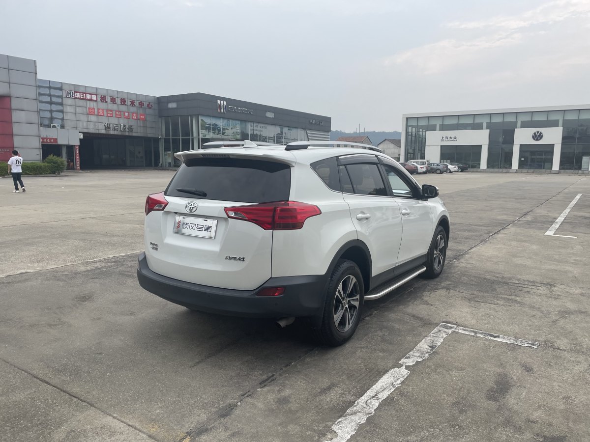 2016年9月豐田 RAV4  2018款 榮放 2.0L CVT兩驅(qū)風(fēng)尚版