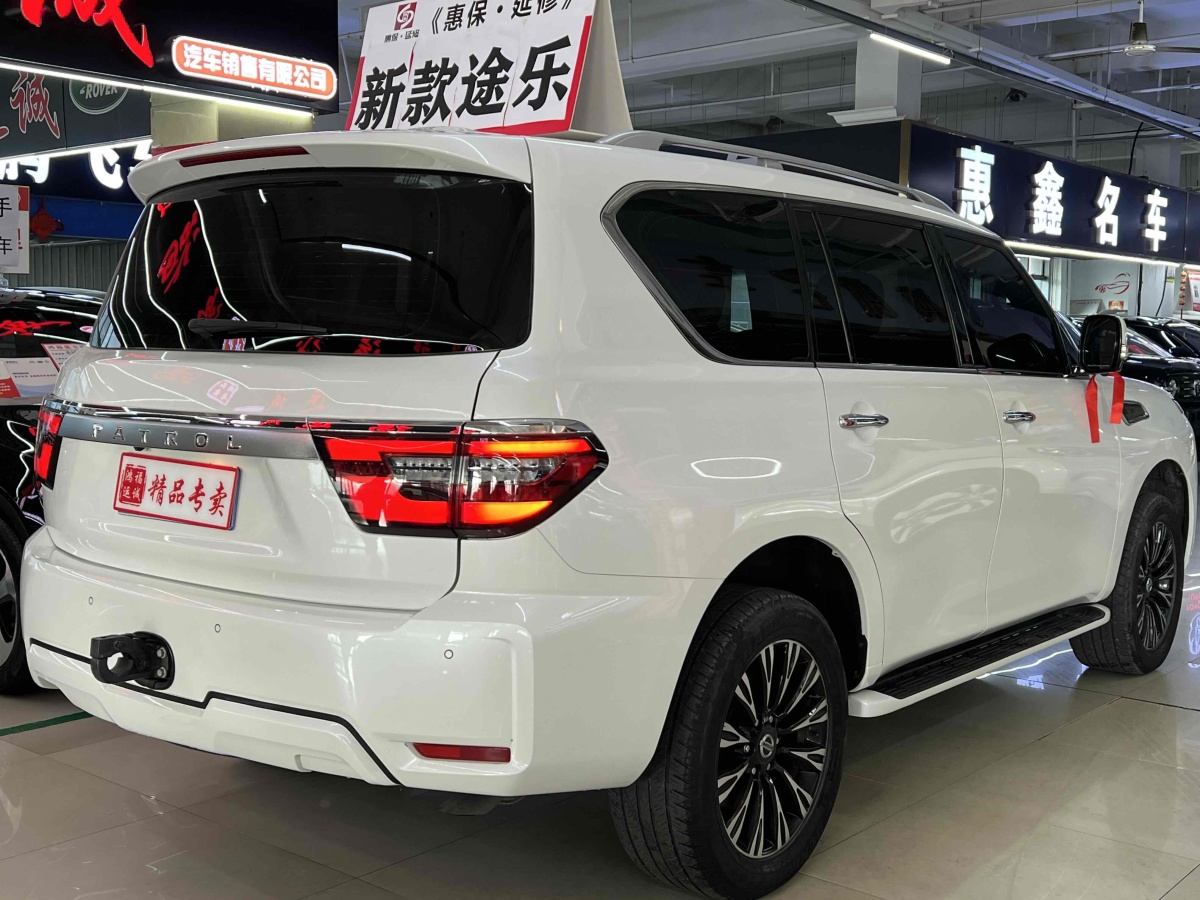 日產(chǎn) 途樂(lè)  2018款 4.0L 鉑金型圖片