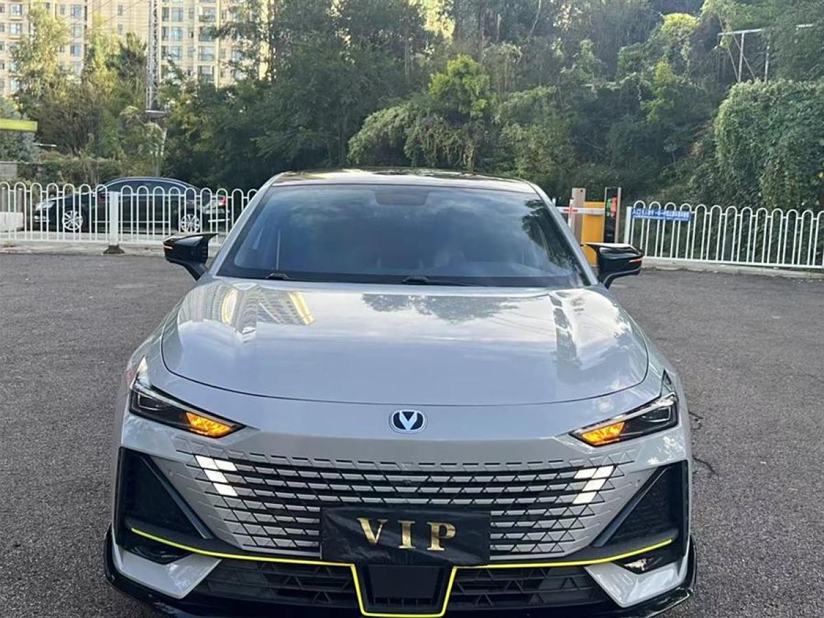 長(zhǎng)安 長(zhǎng)安UNI-V  2022款 1.5T 運(yùn)動(dòng)版圖片