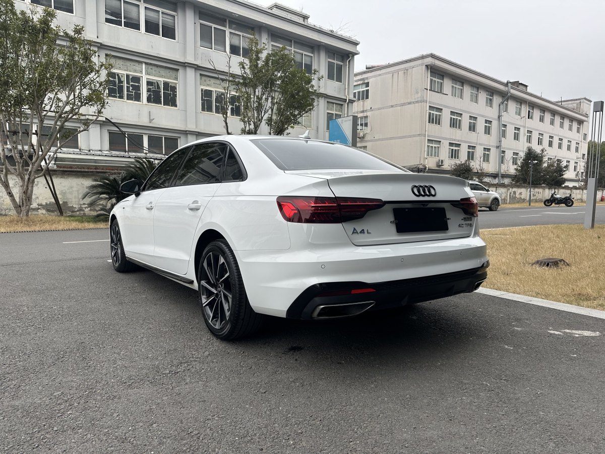 奧迪 奧迪A4L  2023款 40 TFSI 豪華動感型圖片