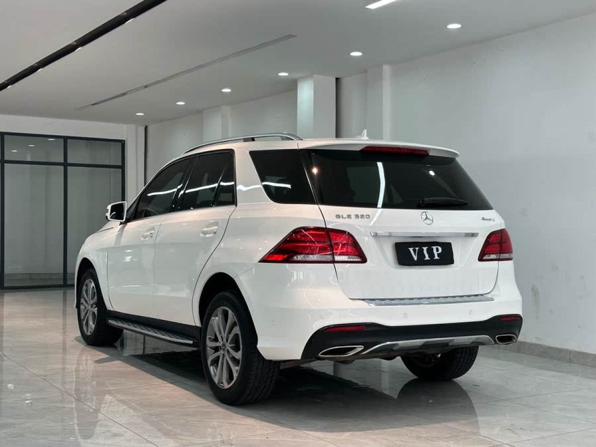 奔馳 奔馳GLE  2016款 GLE 320 4MATIC 豪華型圖片