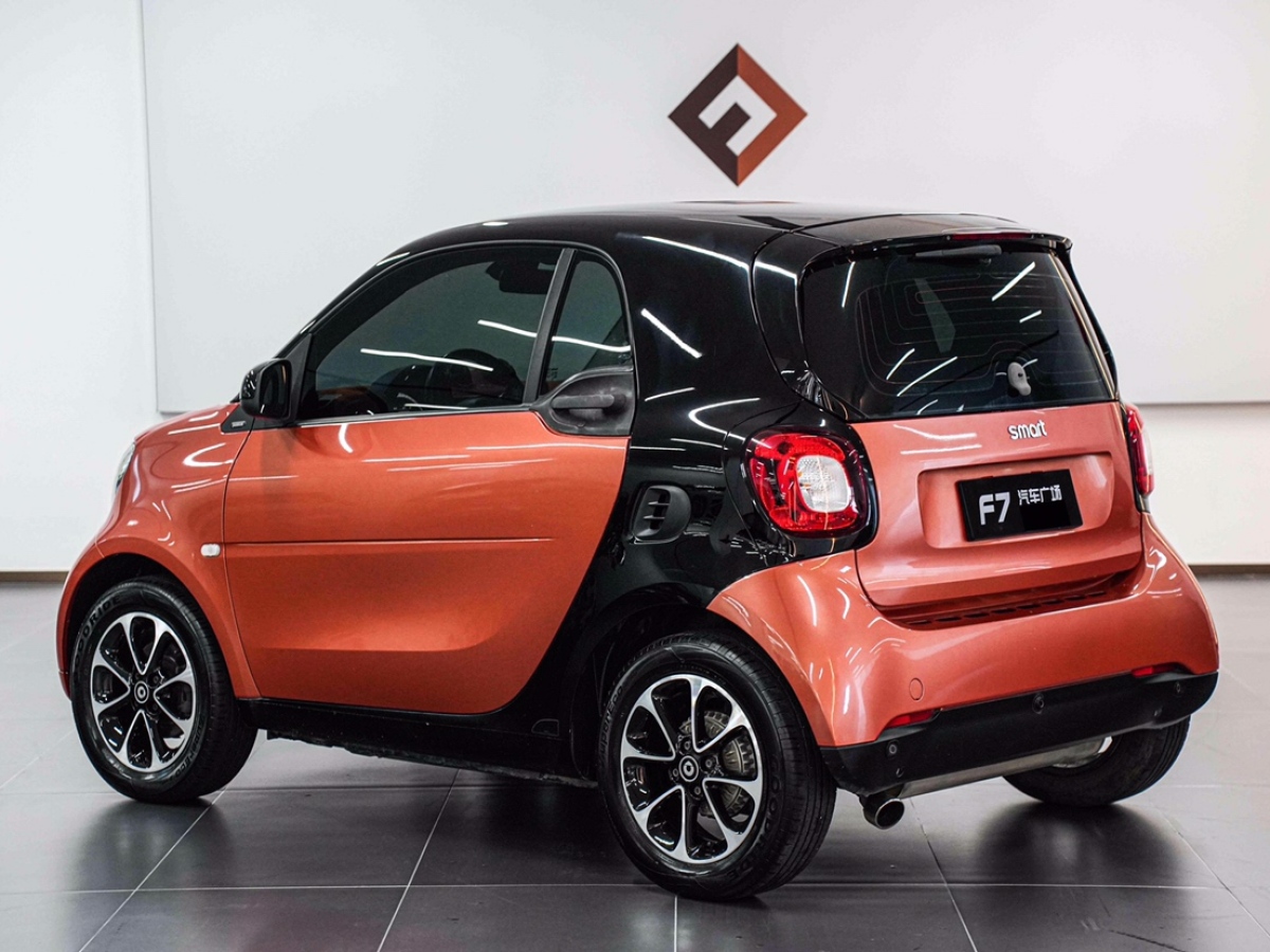 smart fortwo  2015款 1.0L 52千瓦硬頂靈動(dòng)版圖片