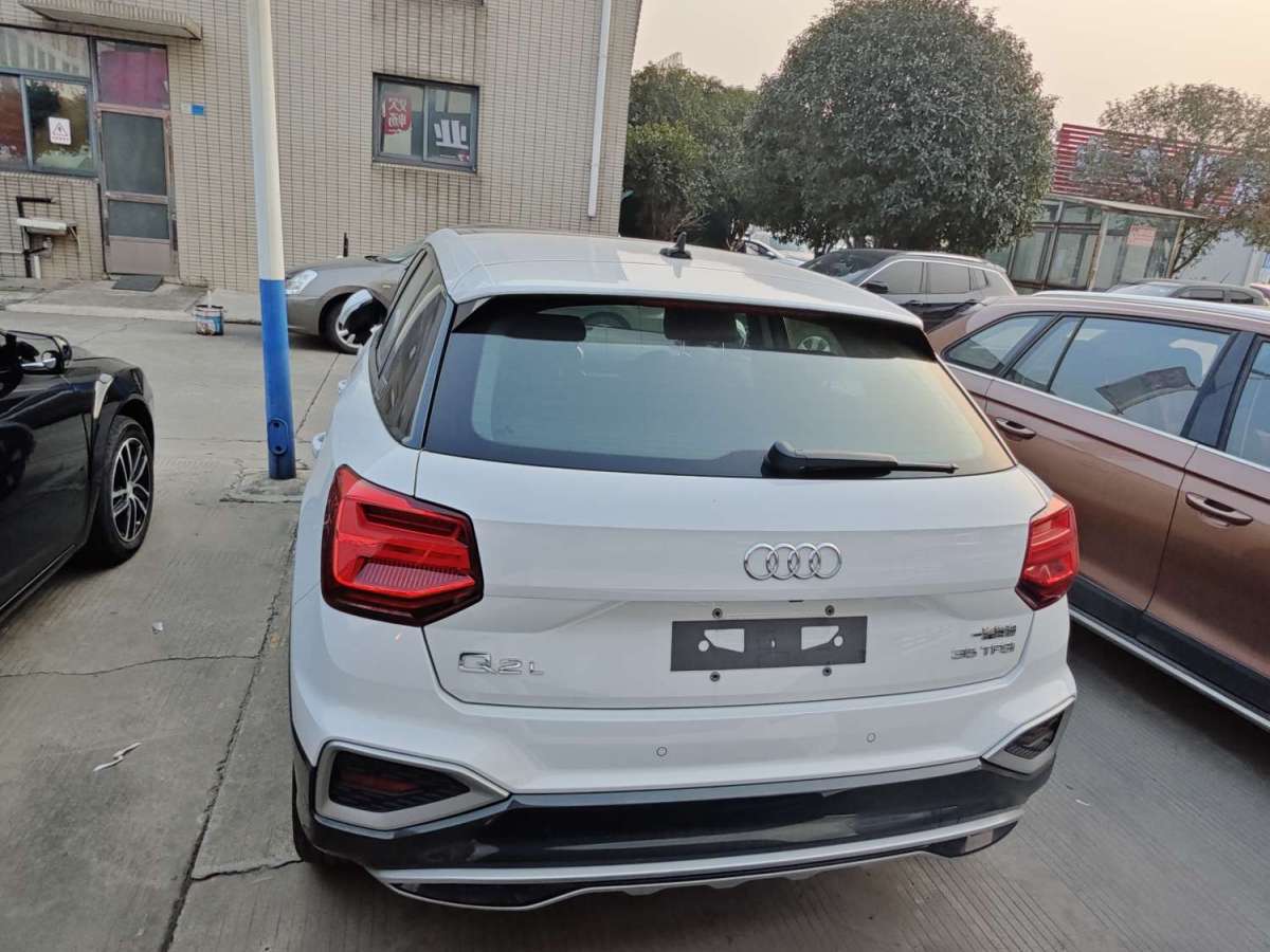 奧迪 奧迪Q2L  2022款 35 TFSI 豪華致雅型圖片