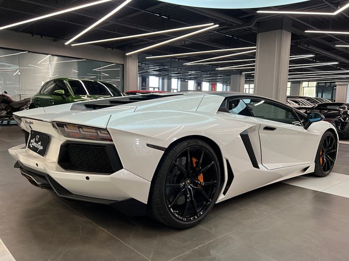 蘭博基尼 Aventador  2011款 LP 700-4圖片