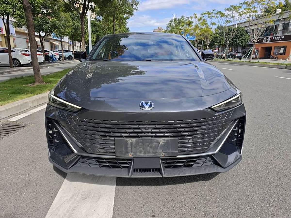 長(zhǎng)安 長(zhǎng)安UNI-V  2022款 1.5T 尊貴型圖片