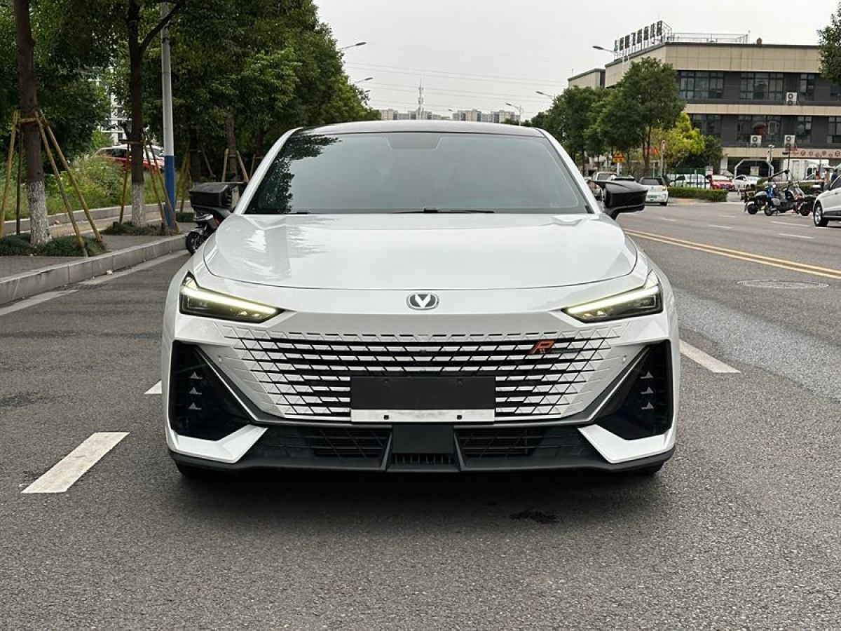 長安 長安UNI-V  2022款 1.5T 尊貴型圖片