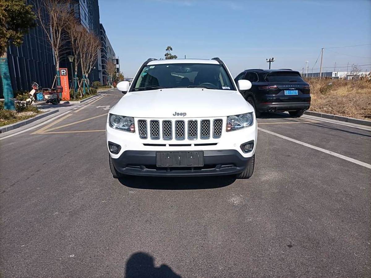 Jeep 指南者  2014款 改款 2.0L 兩驅(qū)精英版圖片