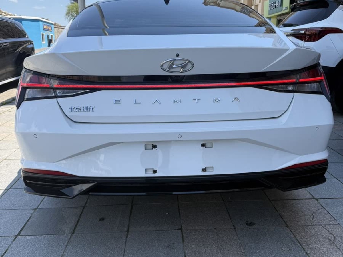 現(xiàn)代 伊蘭特  2021款 1.5L LUX尊貴版圖片