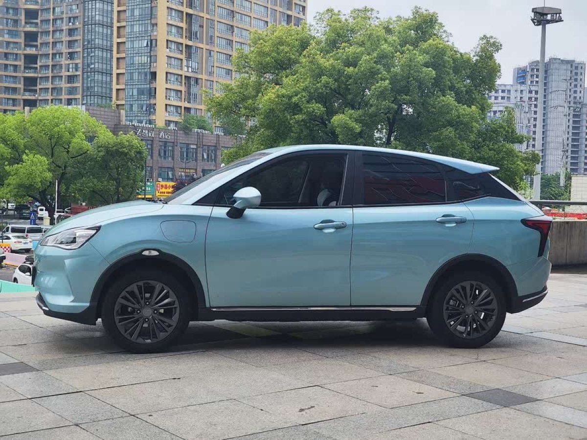 哪吒 哪吒V  2022款 潮 400 行業(yè)定制版圖片