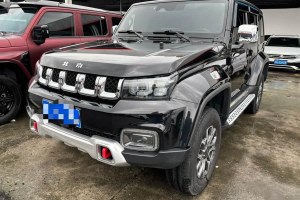 BJ40 北京 2.0T 自動四驅(qū)城市獵人版?zhèn)b客型