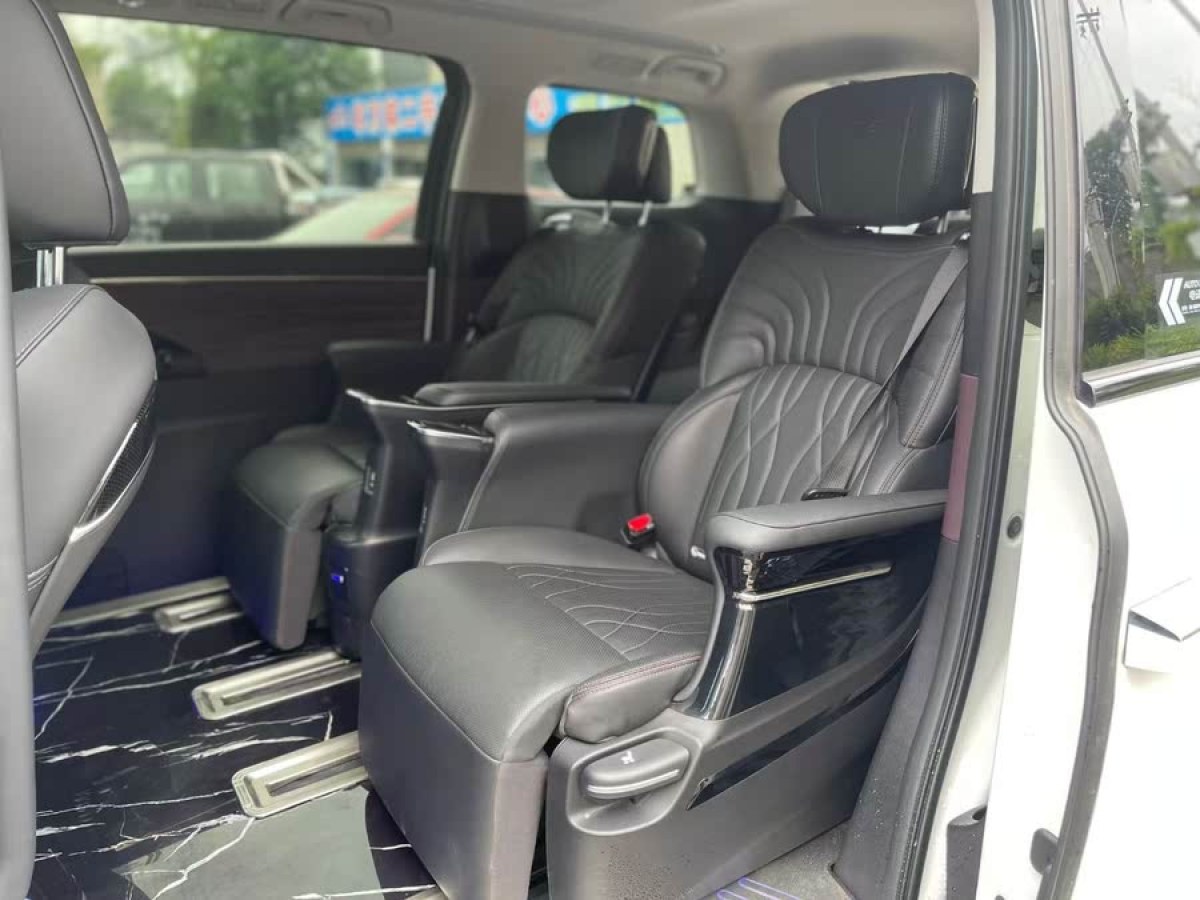 廣汽傳祺 M8  2024款 宗師系列 400T 至尊版圖片