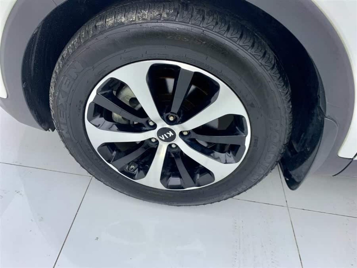 起亞 索蘭托  2015款 索蘭托L 2.4L 汽油4WD精英版 7座 國IV圖片