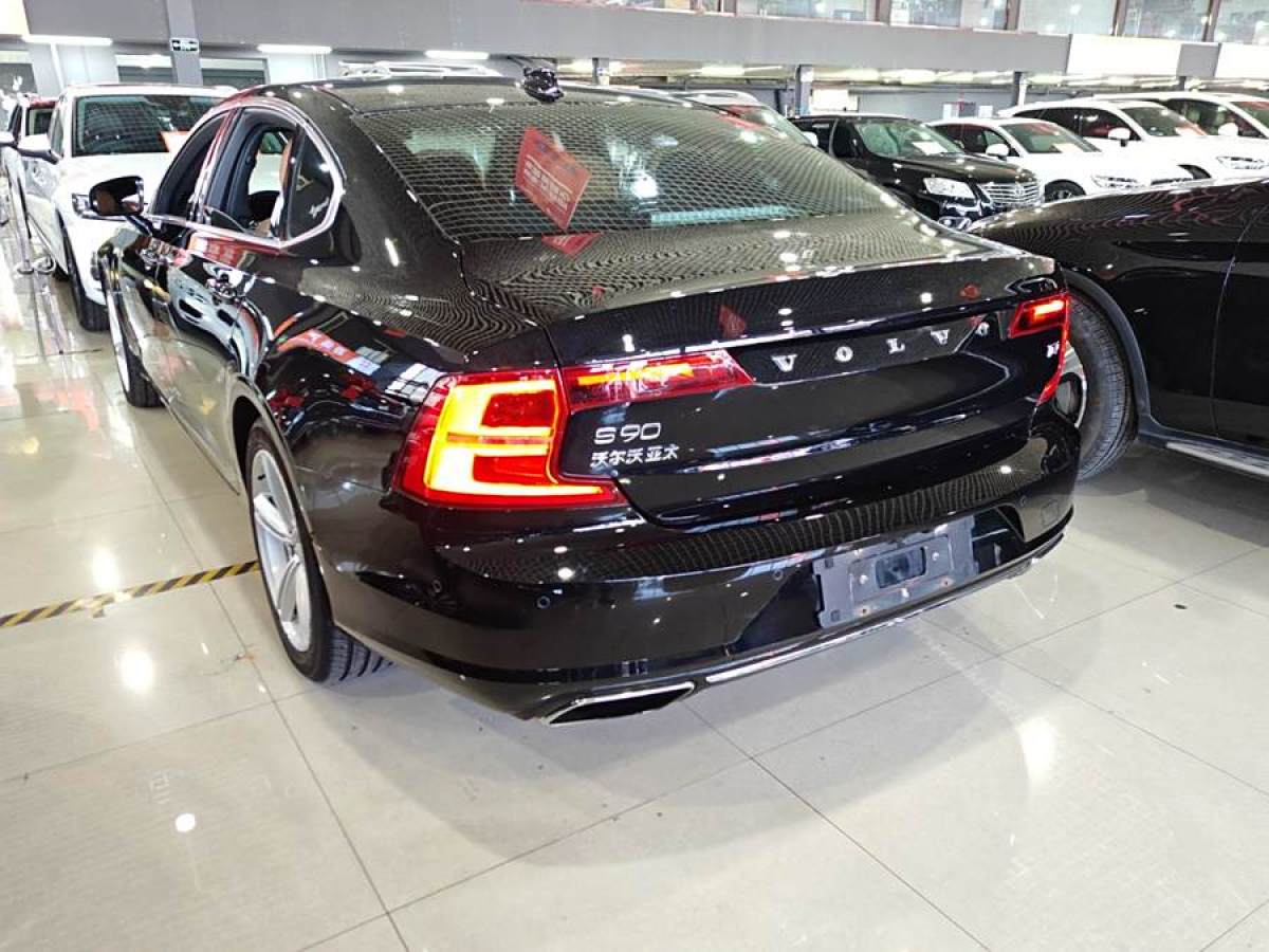 沃爾沃 S90  2017款 T4 智遠(yuǎn)版圖片