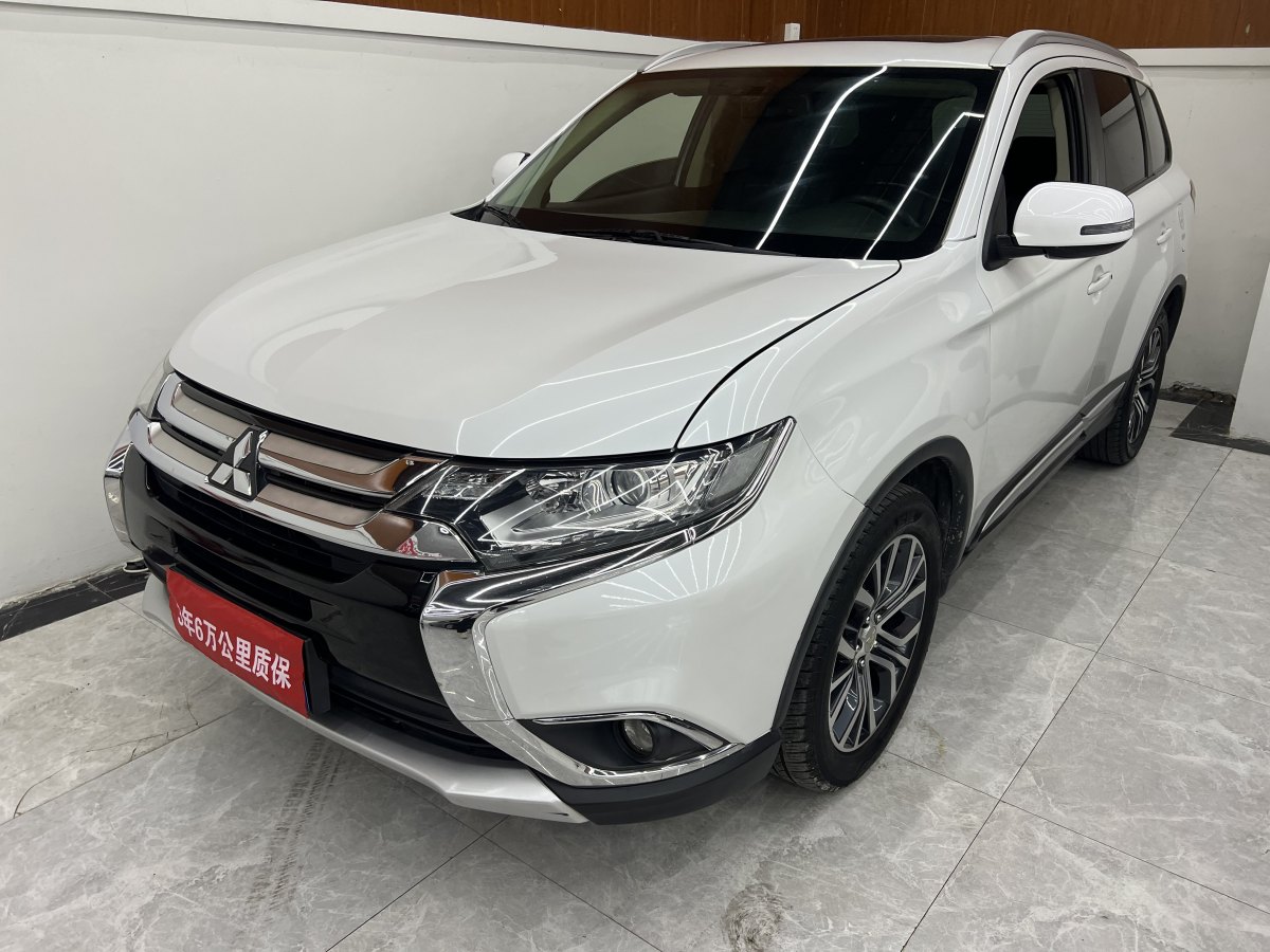 三菱 歐藍德  2018款 2.0L 兩驅(qū)榮耀版 5座圖片