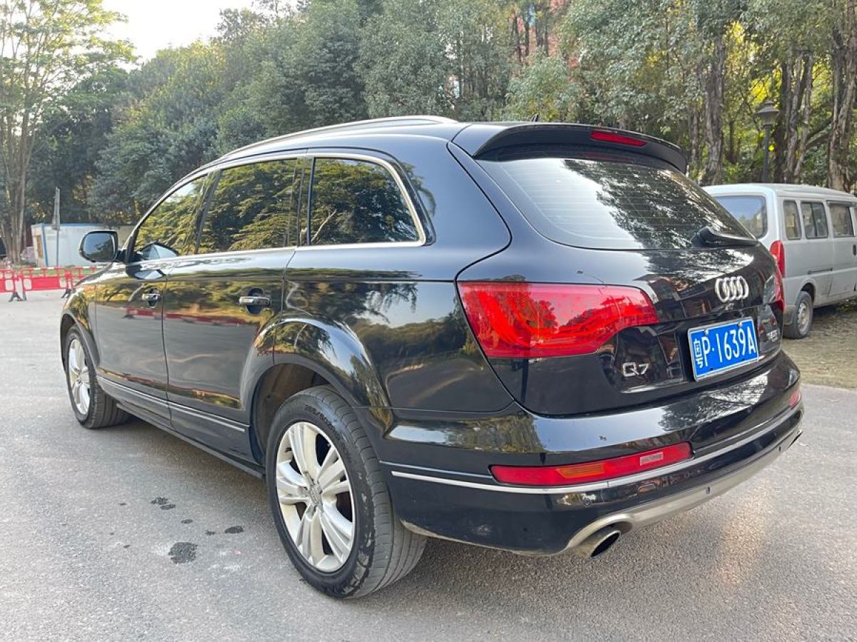 奧迪 奧迪Q7  2010款 3.0 TDI quattro 領(lǐng)先型圖片