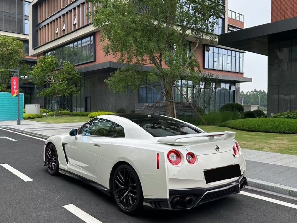 日產(chǎn) GT-R  2017款 3.8T 旗艦版圖片