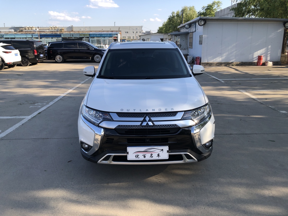 三菱 歐藍(lán)德  2019款 2.0L 兩驅(qū)暢享版 5座圖片
