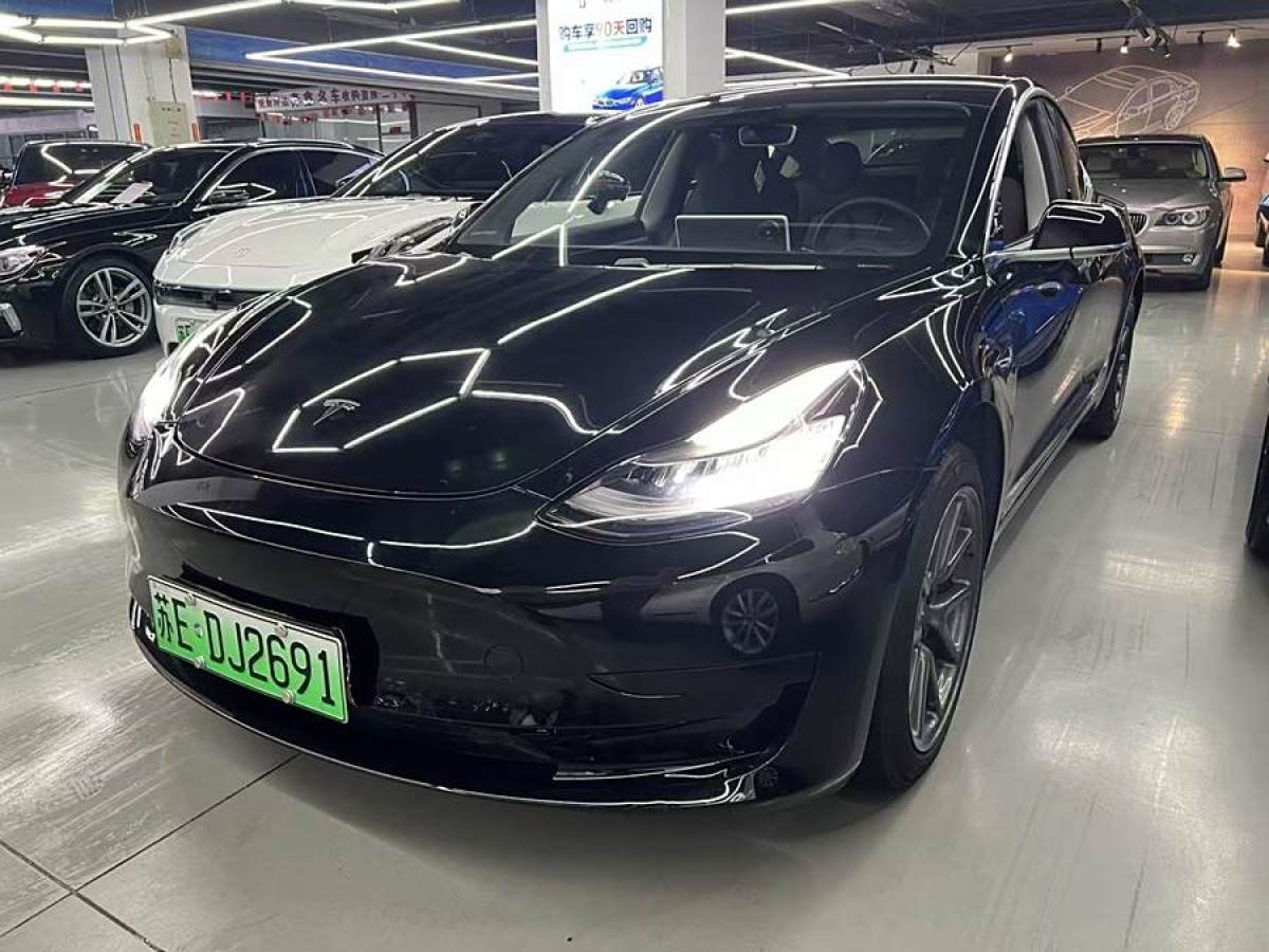 2020年8月特斯拉 Model Y  2020款 改款 標(biāo)準(zhǔn)續(xù)航后驅(qū)升級(jí)版