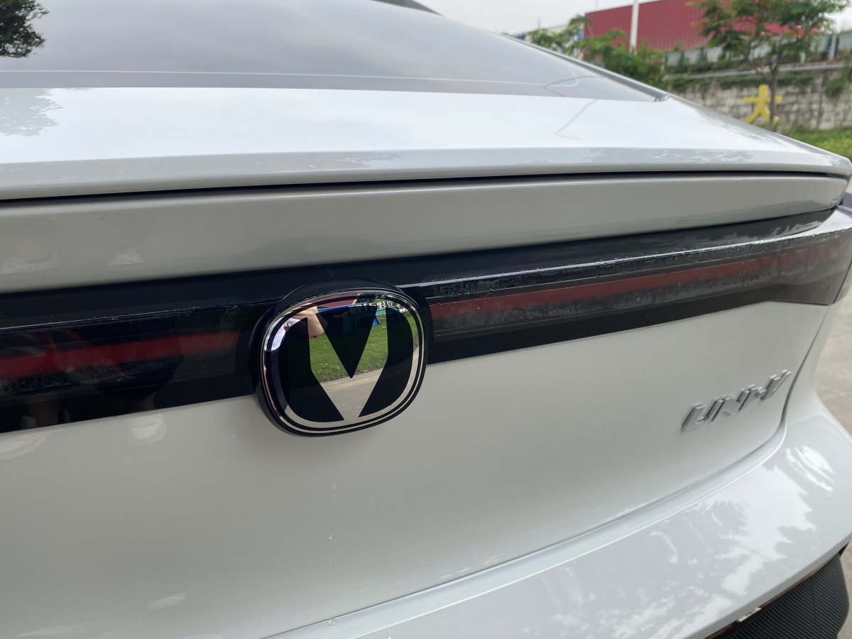 長安 長安UNI-V  2023款 1.5T 尊貴型圖片