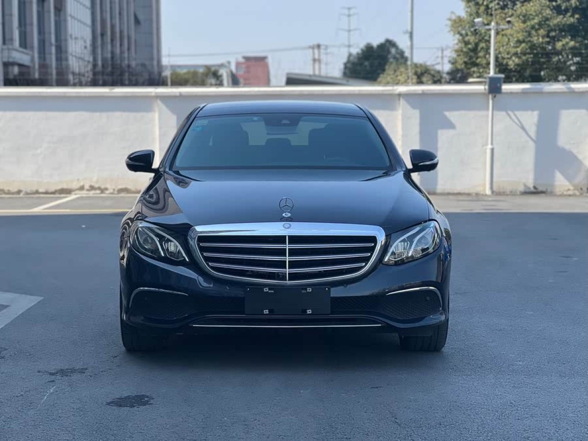 奔馳 奔馳E級  2019款 改款 E 300 L 豪華型圖片