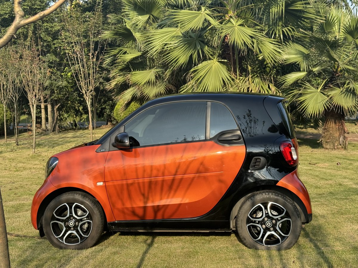 smart fortwo  2016款 0.9T 66千瓦硬頂先鋒版圖片