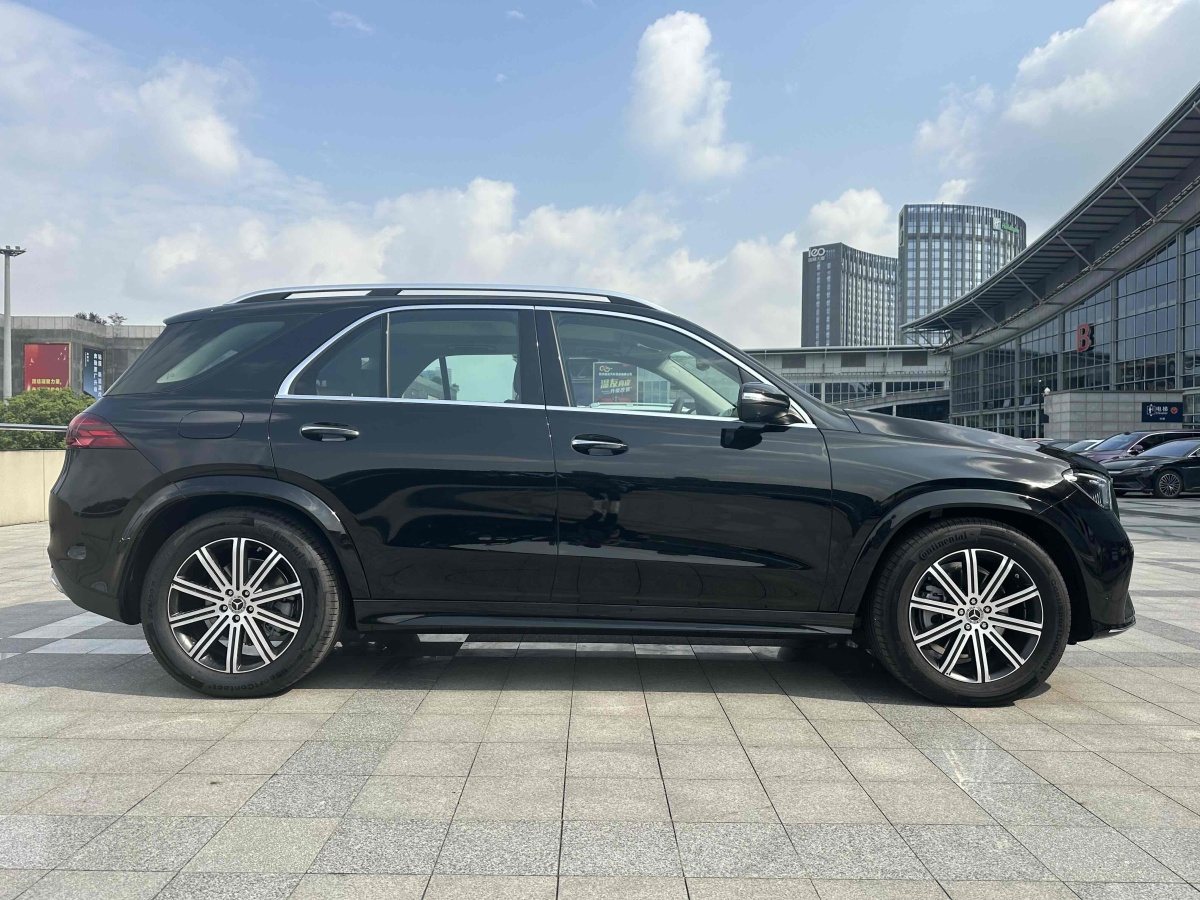 奔馳 奔馳GLE  2023款 GLE 350 4MATIC 時(shí)尚型圖片