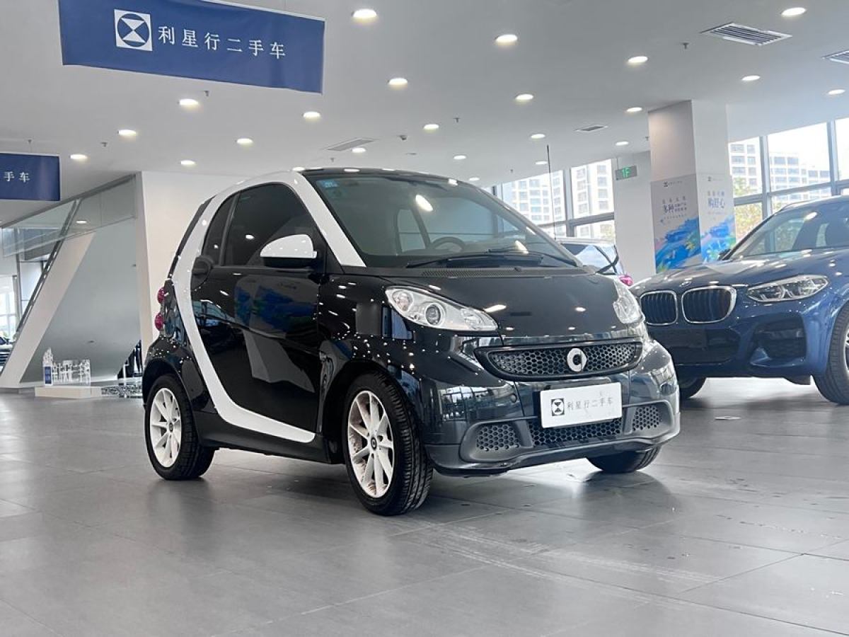 smart fortwo  2012款 1.0 MHD 硬頂標(biāo)準(zhǔn)版圖片