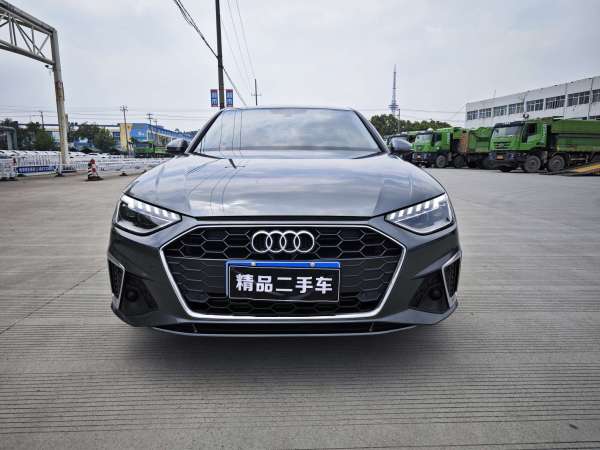 奥迪 奥迪A4L  2022款 40 TFSI 时尚致雅型