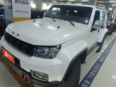 2023年1月 北京 BJ40 2.0D 自動四驅(qū)刀鋒英雄版?zhèn)b客型圖片