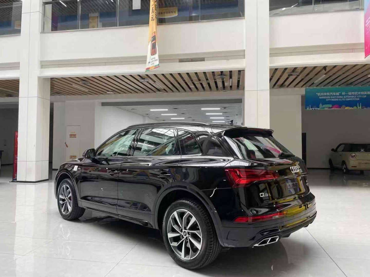 奧迪 奧迪Q5L  2024款 40 TFSI 豪華動(dòng)感型圖片