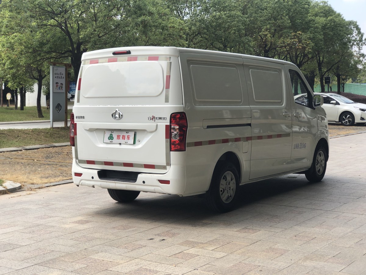 長(zhǎng)安輕型車(chē) 睿行EM80  2022款 平頂背掀門(mén)2座60kW圖片