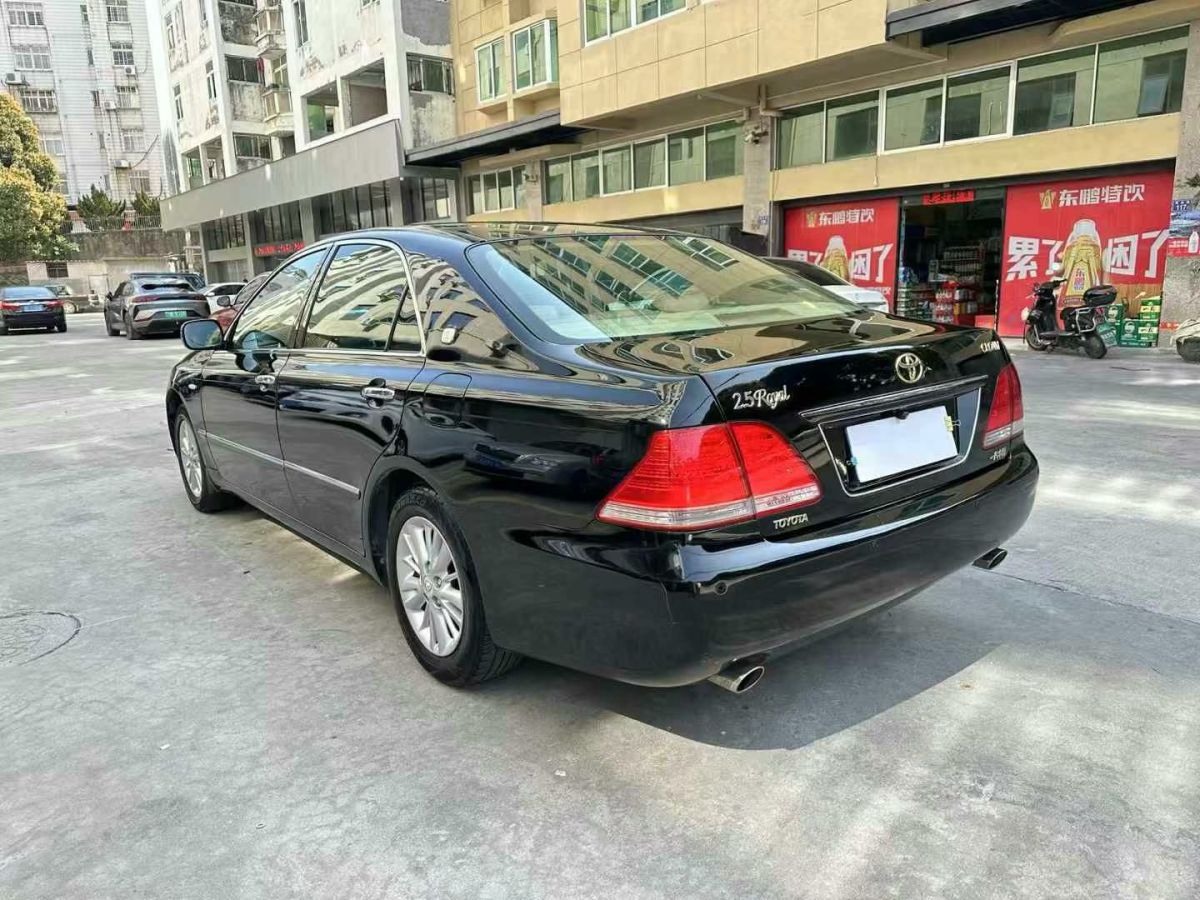 豐田 皇冠  2007款 2.5L Royal 導(dǎo)航版圖片