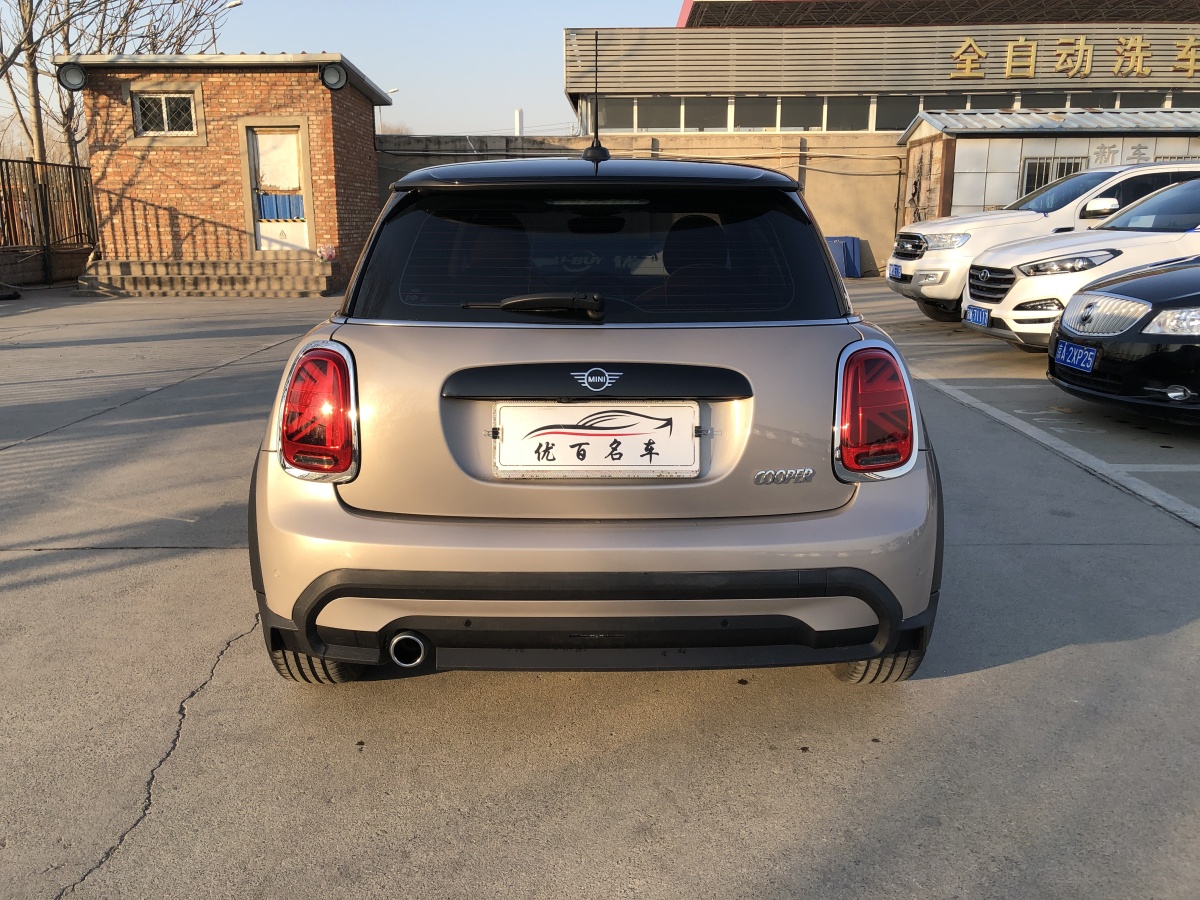 MINI MINI  2022款 改款 1.5T COOPER 藝術(shù)家圖片