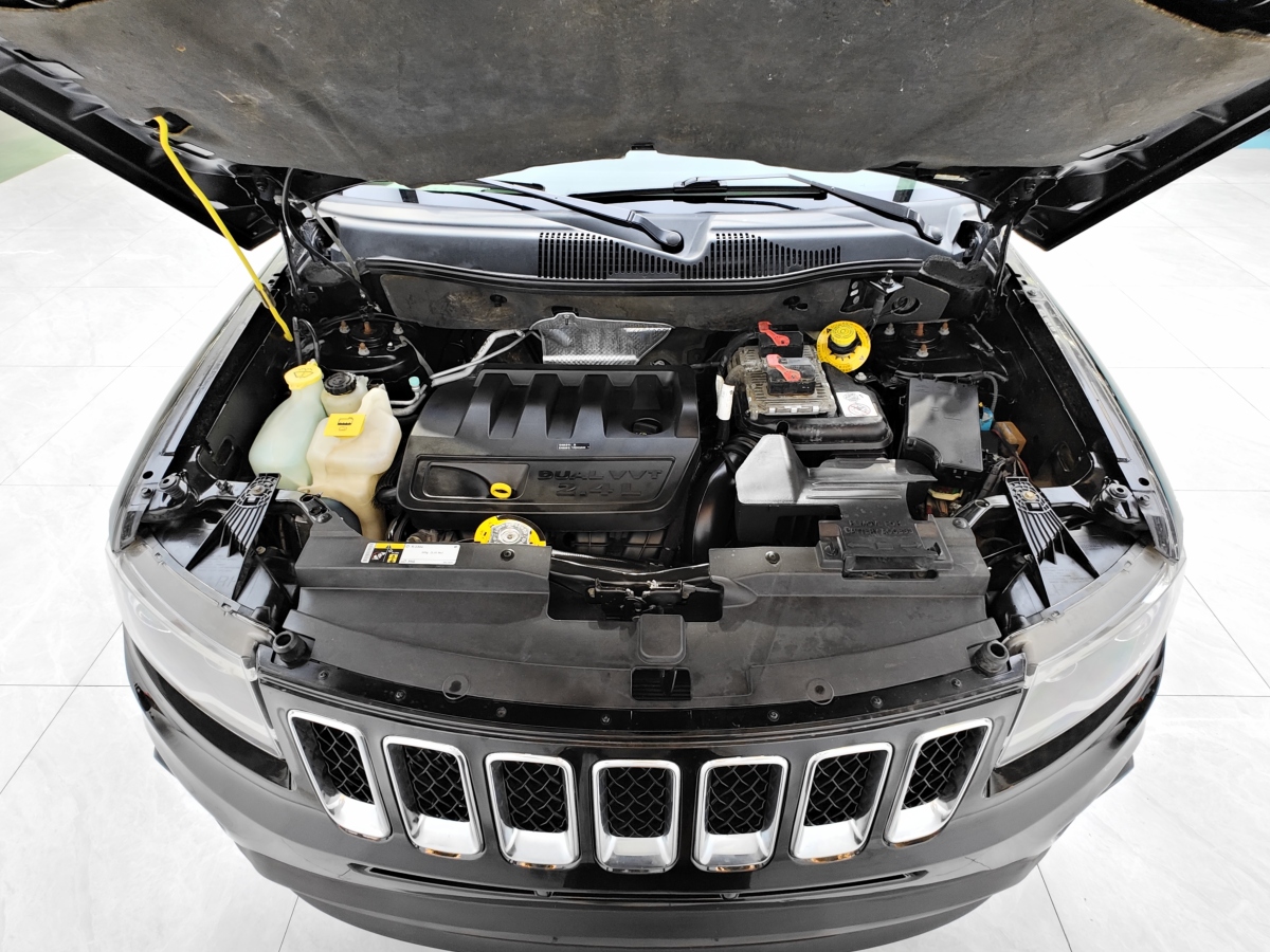 Jeep 指南者  2014款 改款 2.4L 四驅舒適版圖片