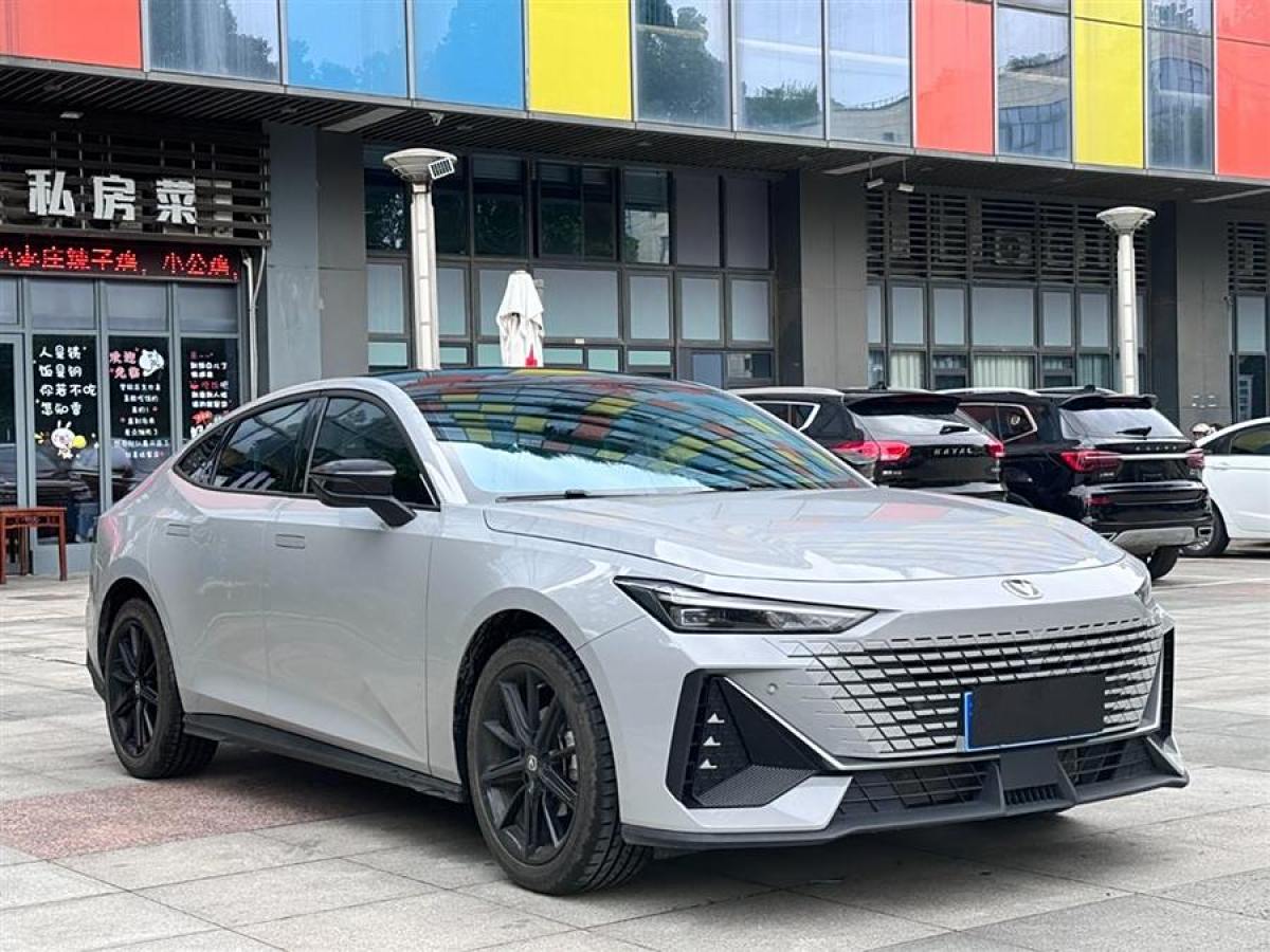 長(zhǎng)安 長(zhǎng)安UNI-V  2022款 1.5T 卓越型圖片