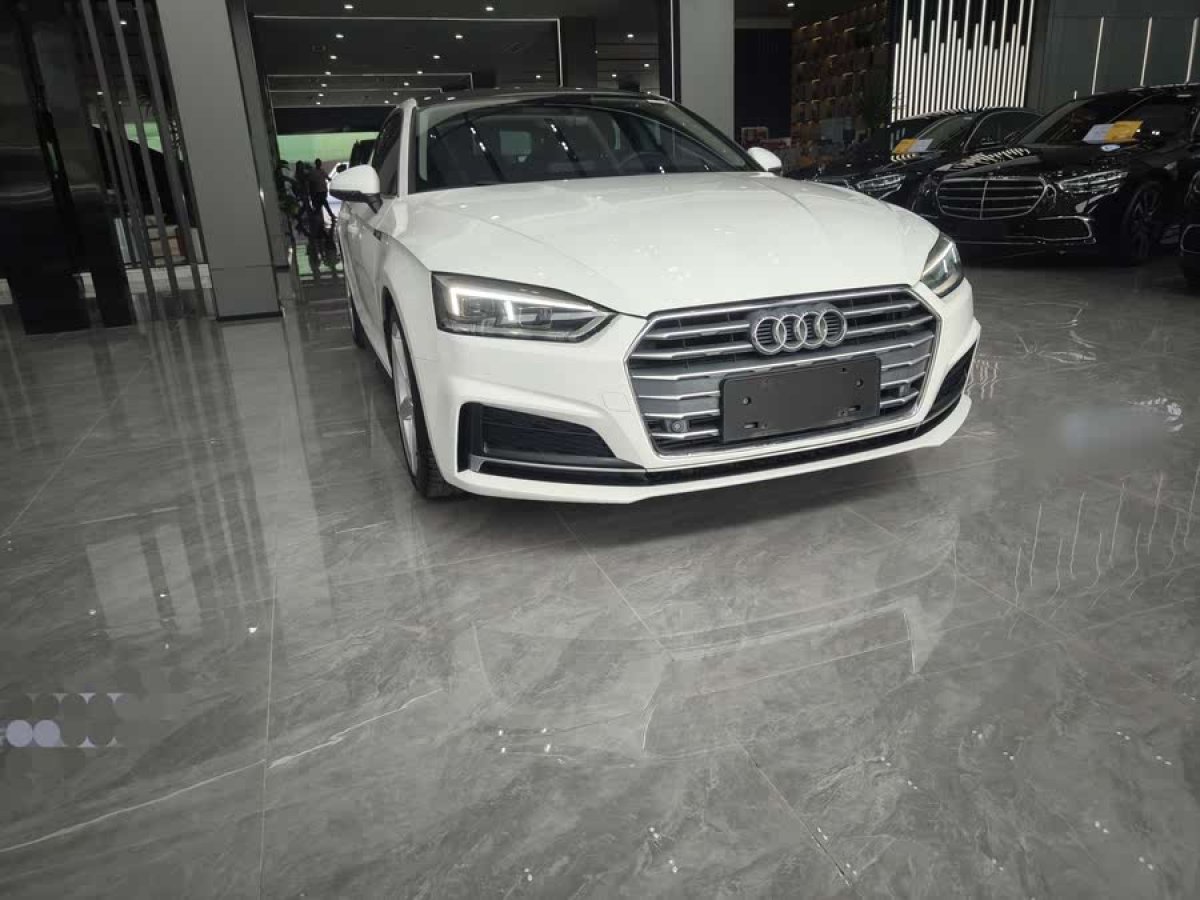 奧迪 奧迪A5  2019款 Coupe 40 TFSI 時(shí)尚型圖片