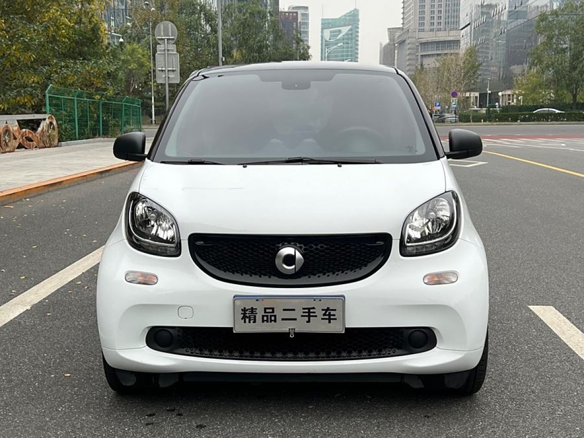 2019年10月smart fortwo  2019款 0.9T 66千瓦硬頂風(fēng)擎版 國(guó)VI