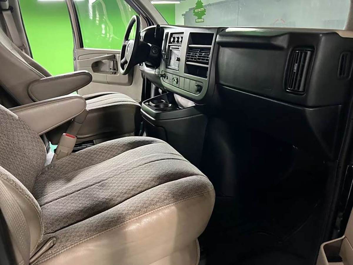 GMC SAVANA  2013款 6.0L 3500標(biāo)準(zhǔn)版圖片